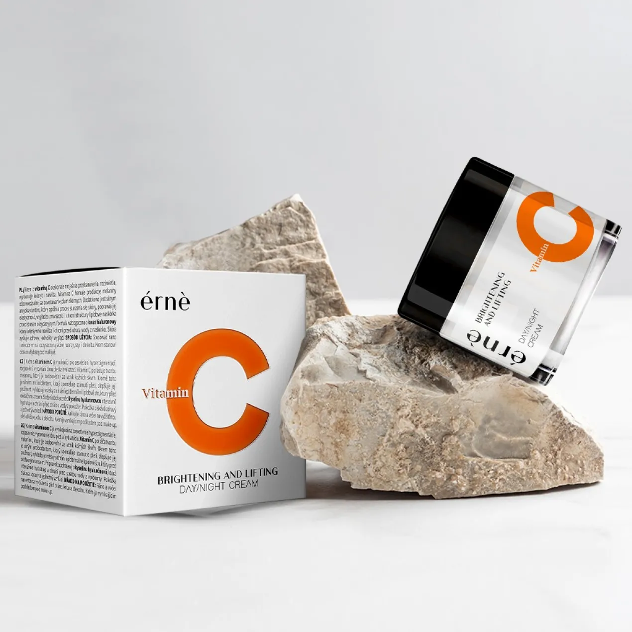 Crème Illuminatrice et Liftante à la Vitamine C