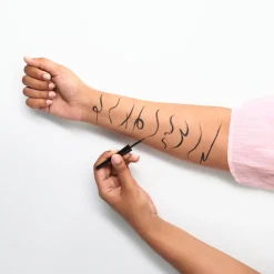 Dip Eyeliner Résistant à l'Eau 24h
