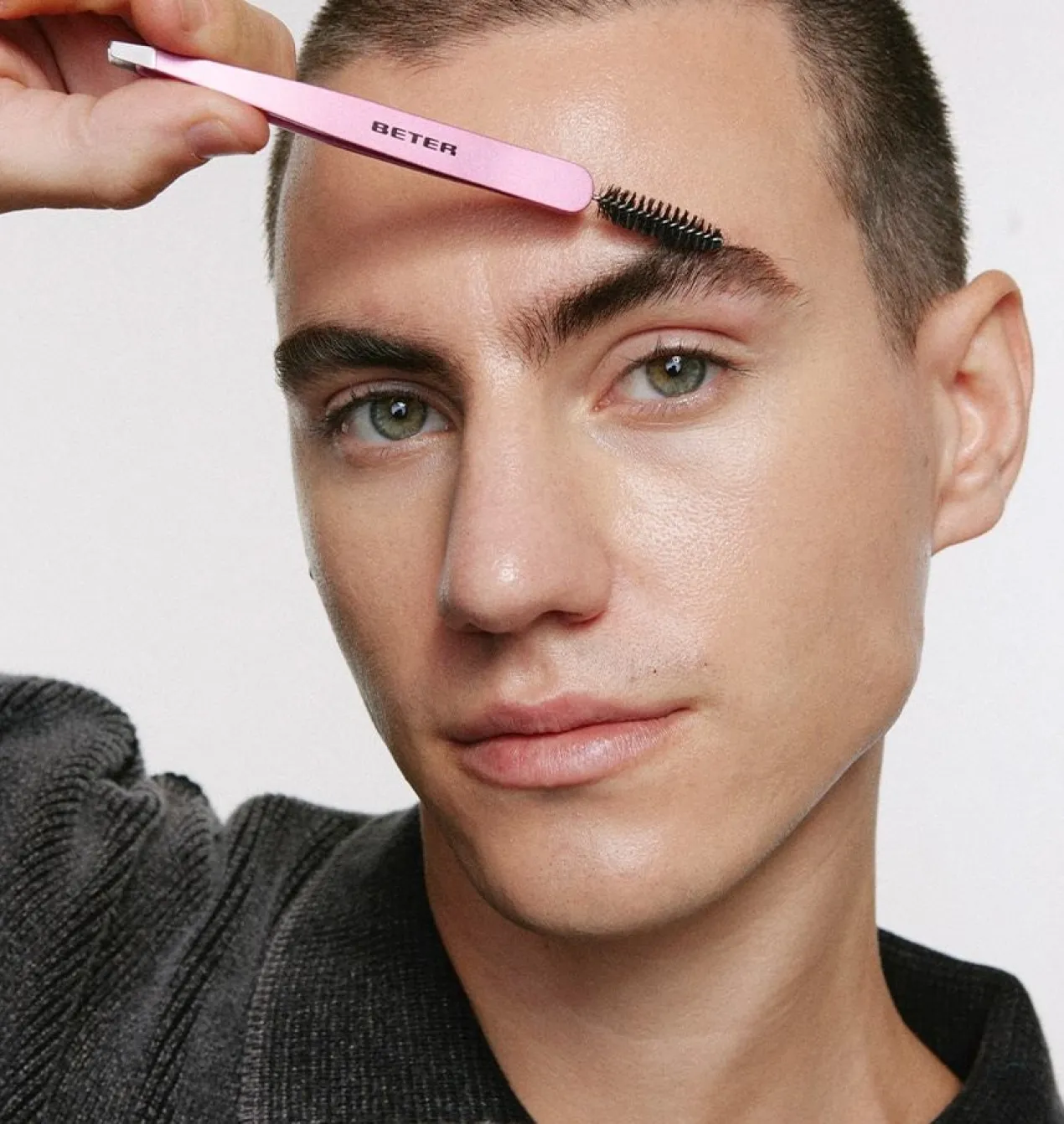 2 en 1 Brow Definer Pince à Épiler avec Goupillon