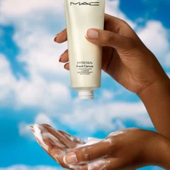 Hyper Real Fresh Cream to Foam Nettoyant