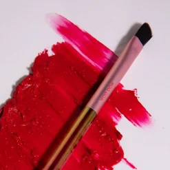 Pinceau Angled Eyeliner Brush