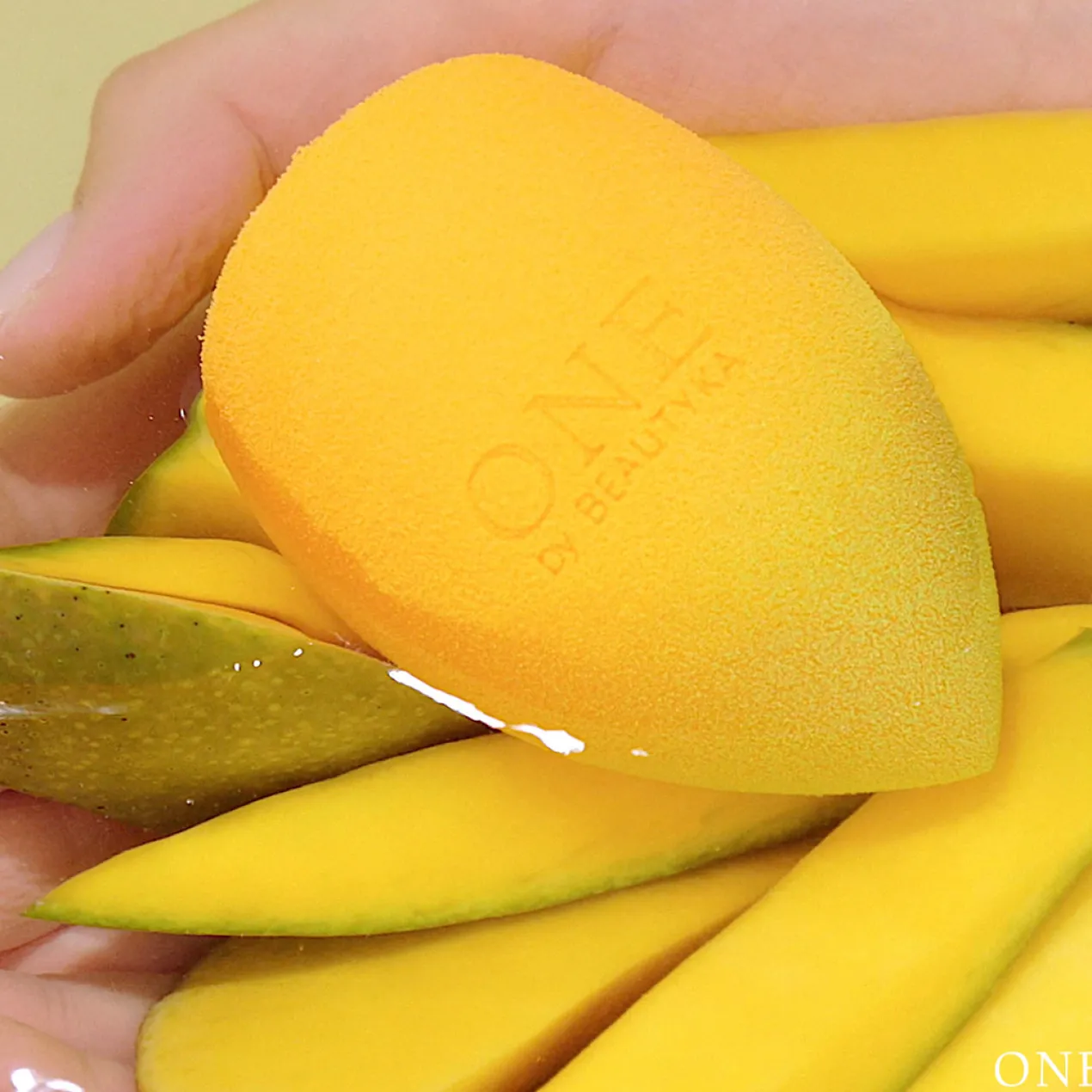 Éponge de maquillage à la poudre naturelle de mangue