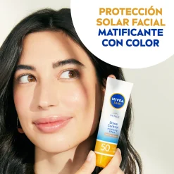 Sun Protection Faciale Contrôle des Brillances avec Couleur