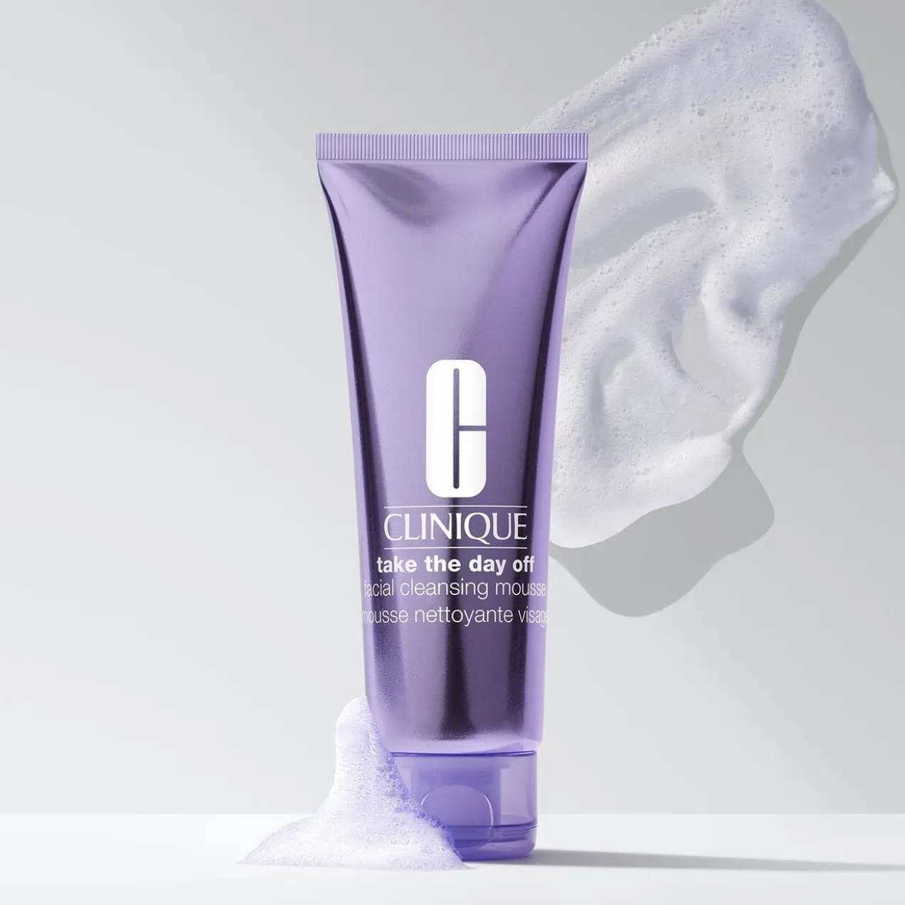 Take The Day Off Mousse Nettoyante pour le Visage