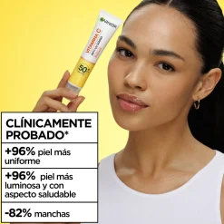 Vitamine C Fluide Anti-Taches Anti-UV Quotidien Effet Glow SPF50+